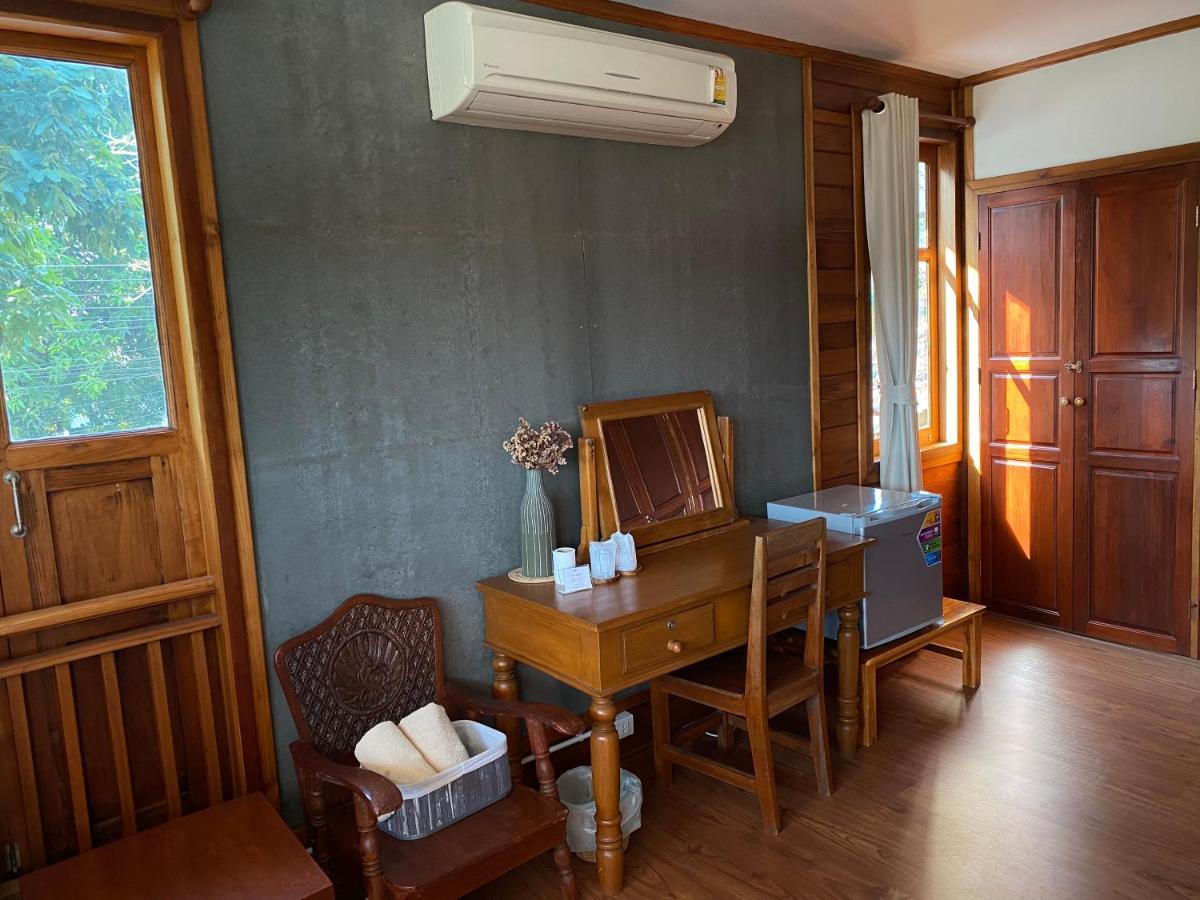 Tha Ma-O Bouteak Homestay - Self Check-In Lampang Eksteriør billede