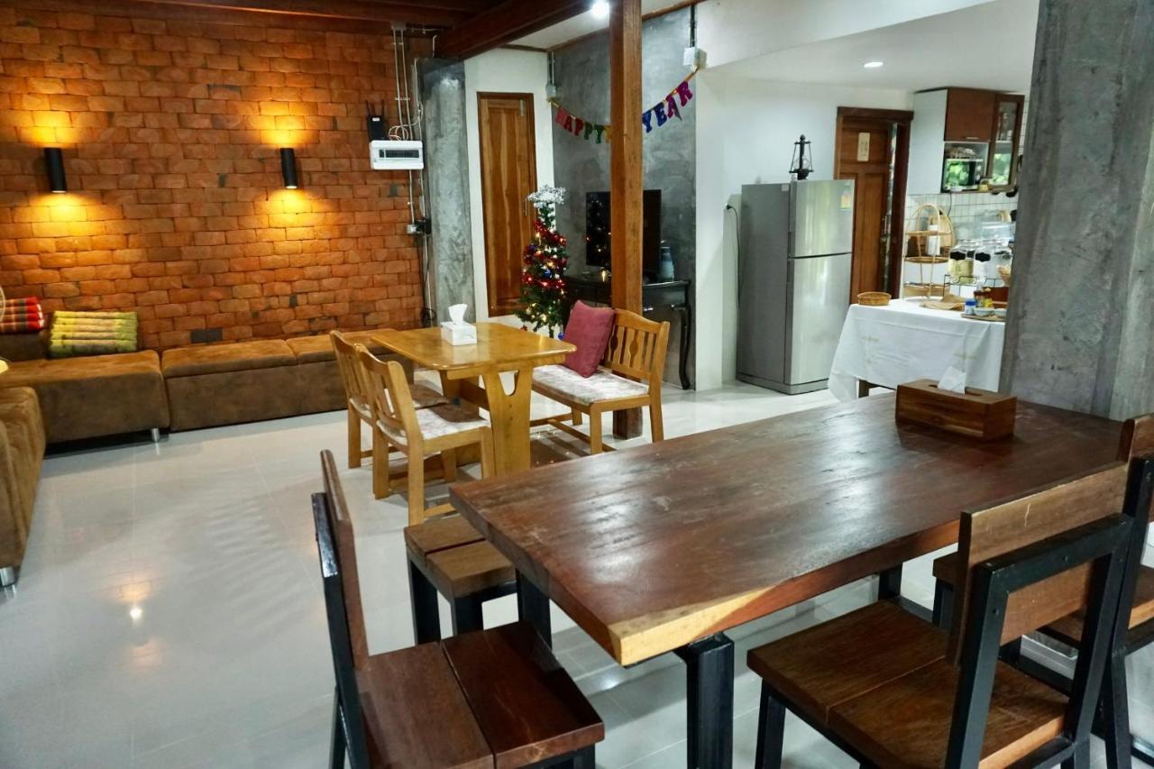 Tha Ma-O Bouteak Homestay - Self Check-In Lampang Eksteriør billede