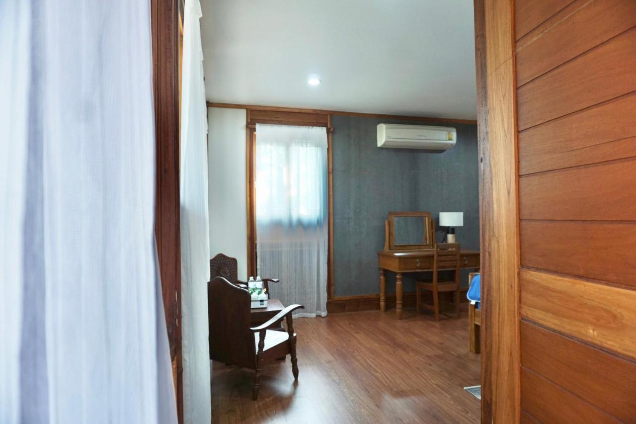 Tha Ma-O Bouteak Homestay - Self Check-In Lampang Eksteriør billede