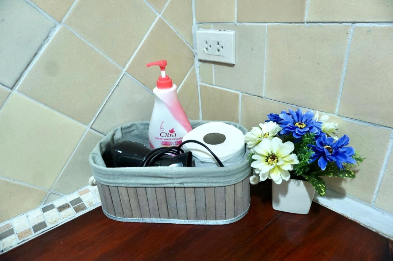 Tha Ma-O Bouteak Homestay - Self Check-In Lampang Eksteriør billede